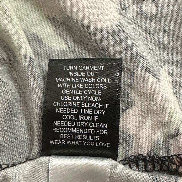 Torrid Womens Black Floral V-Neck Tunic Tee SZ 3X Short Sleeve Dark Fairy HTF - Picture 6 of 9